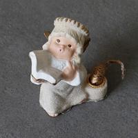 Angelo con candela decorativo