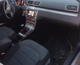 VOLKSWAGEN PASSAT B7 (2012)