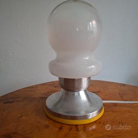 Lampada da tavolo 