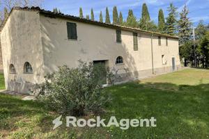 PODERE CON 30 ETTARI DI TERRENO