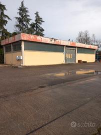 Capannone 300 mq e appartamento