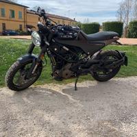 Husqvarna svartpilen