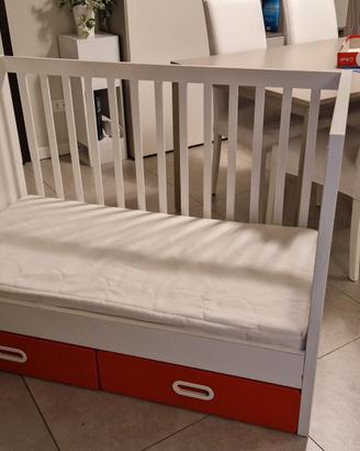 Lettino con sbarre e materasso
