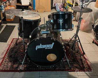 Batteria acustica silenziata usata.