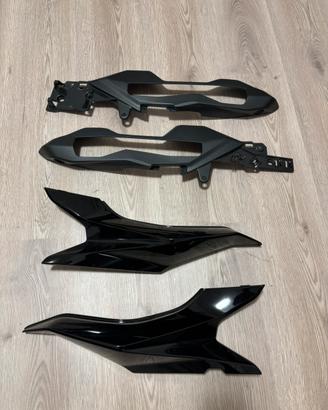 Fianchi posteriori bmw S1000XR modello 20-23 neri