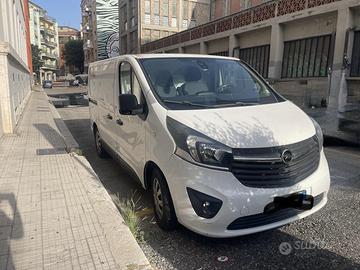 Opel vivaro 1,6 biturbo 3*serie