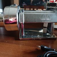 apparecchio elettrico per la pasta sfoglia 