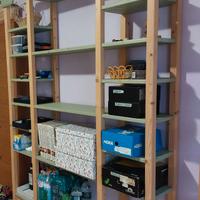 Scaffale in legno di abete massiccio