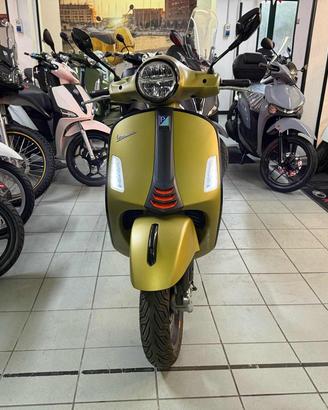 PIAGGIO Vespa GTS 300 Super sport 16