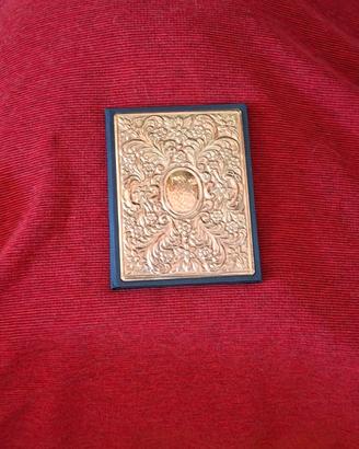 Rubrica telefonica vintage con placca in argento
