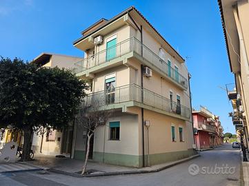 Appartamento al 1° piano ad Oliveri, Via G. Amodeo