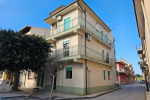 Appartamento al 1° piano ad Oliveri, Via G. Amodeo