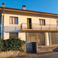 Cervignano casa con negozio