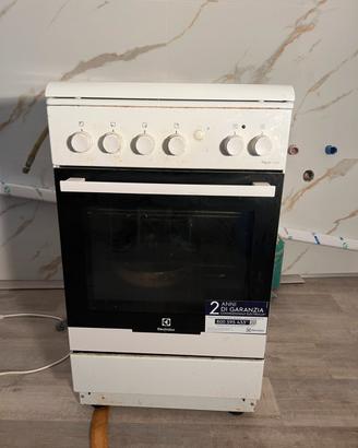 Cucina 4 fuochi + forno elettrico Elttrolix gpl