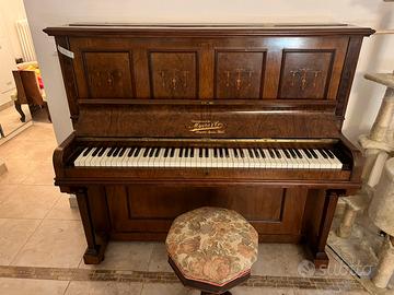 Pianoforte piano a muro