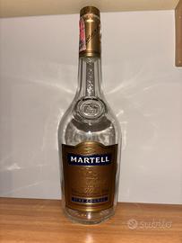 Bottigli vuota martell cognac