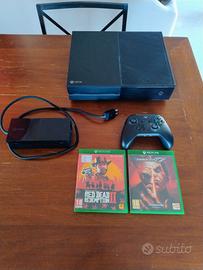 Xbox One con joystick e giochi