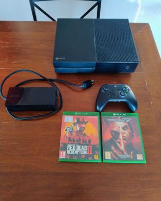 Xbox One con joystick e giochi