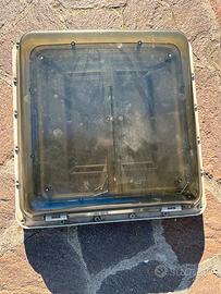 Obló camper Fiamma 40x40 oscurato con zanzariera