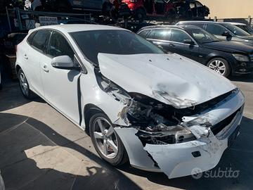 VOLVO V40 2.0 D - ANNO 2015 - PER RICAMBI