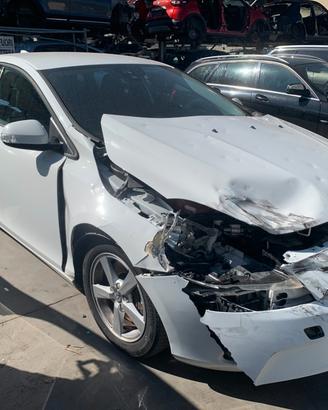 VOLVO V40 2.0 D - ANNO 2015 - PER RICAMBI