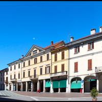 Negozio o Locale commerciale a Oleggio