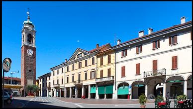 Negozio o Locale commerciale a Oleggio