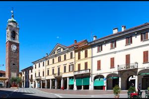 Negozio o Locale commerciale a Oleggio