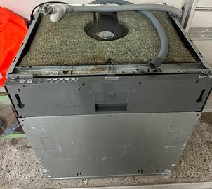 Lavastoviglie da incasso Hotpoint Ariston  A++