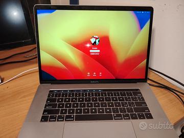 MacBook Pro 15" 2017 i7 16GB RAM ssd 512GB