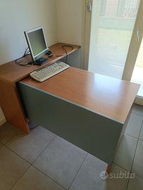 scrivania studio medico