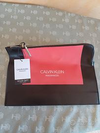 Pochette Calvin-Klein