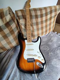 FENDER STRATOCASTER 