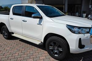 Toyota Hilux 2.4 D-4D Double Cab Lounge MANUALE IT