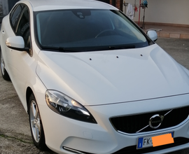 Volvo v40 d2