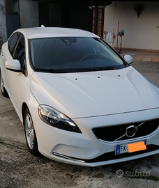 Volvo v40 d2