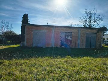 Terreno con ricovero