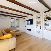 Elegante porzione di Tri-Familiare nella residenzi