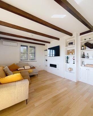 Elegante porzione di Tri-Familiare nella residenzi