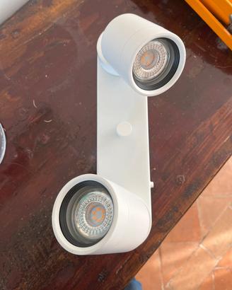 Lampada a muro con faretti