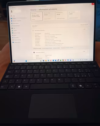 Microsoft Surface Pro 9 – i5 / 8GB RAM / 256GB SSD