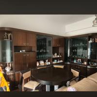 Mobile sala + tavolo con sedie