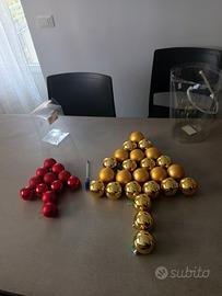 decorazioni natalizie, palline rosse e dorate