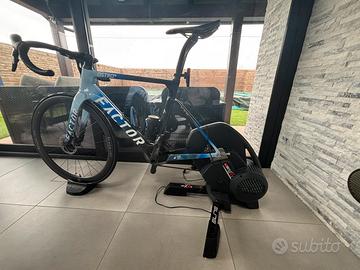 Rullo interattivo Elite XR-T con pacco pignone