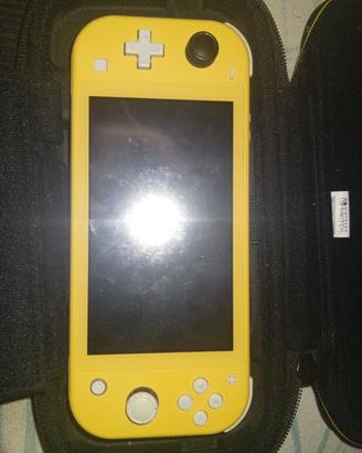 Nintendo switch lite gialla