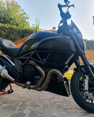 Ducati Diavel 1200 (Modello 2015) - Perfetta!