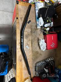 Manubrio neken cross