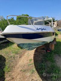 Barca 5 metri autosvuotante