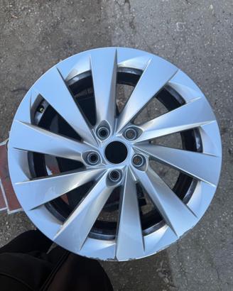 2 cerchi in lega per Skoda Octavia 2025 da 17