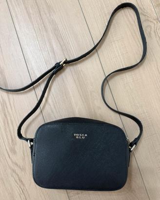 Borsa nera a tracolla